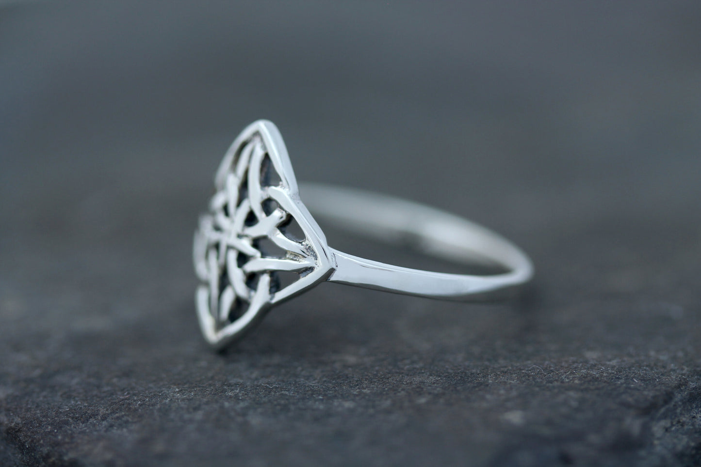 Celtic Knot Ring - Pointed Four Seasons