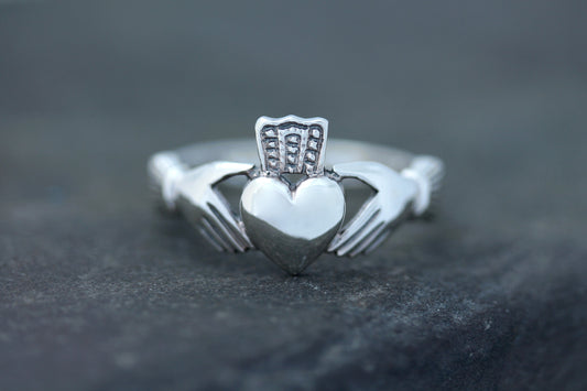 Claddagh Ring - Dotted Crown