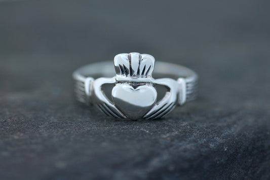 Claddagh Ring - Simple &amp; Traditional