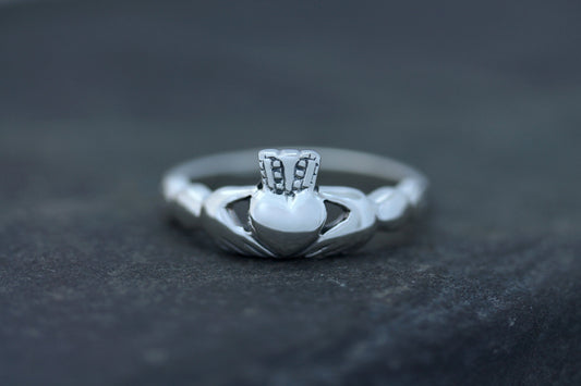 Claddagh Ring - Smooth Convex Heart