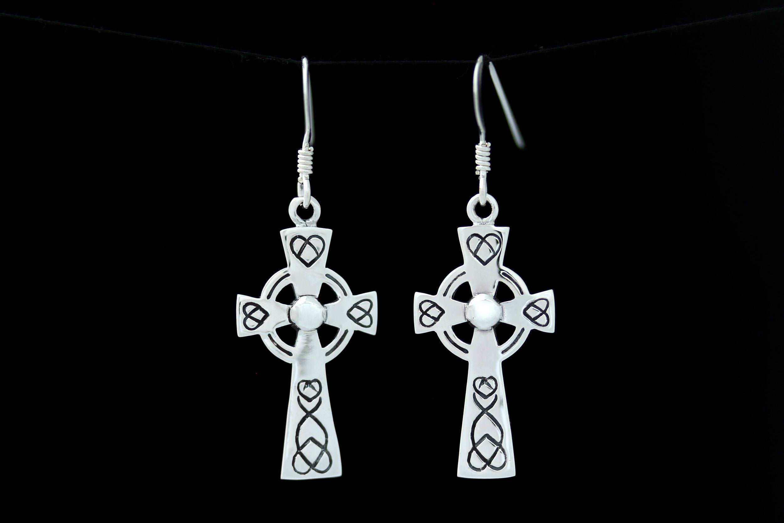Celtic Cross Earrings - Etched Looped Hearts – Celtic Design Scotland
