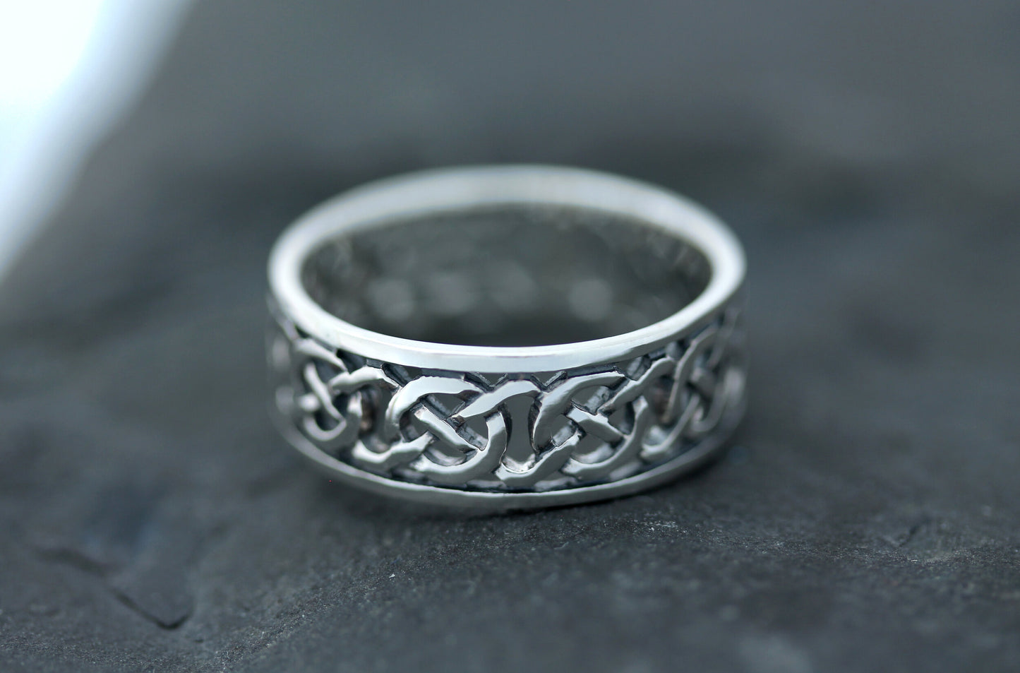 Celtic Knot Ring - Framed Eternal Loop