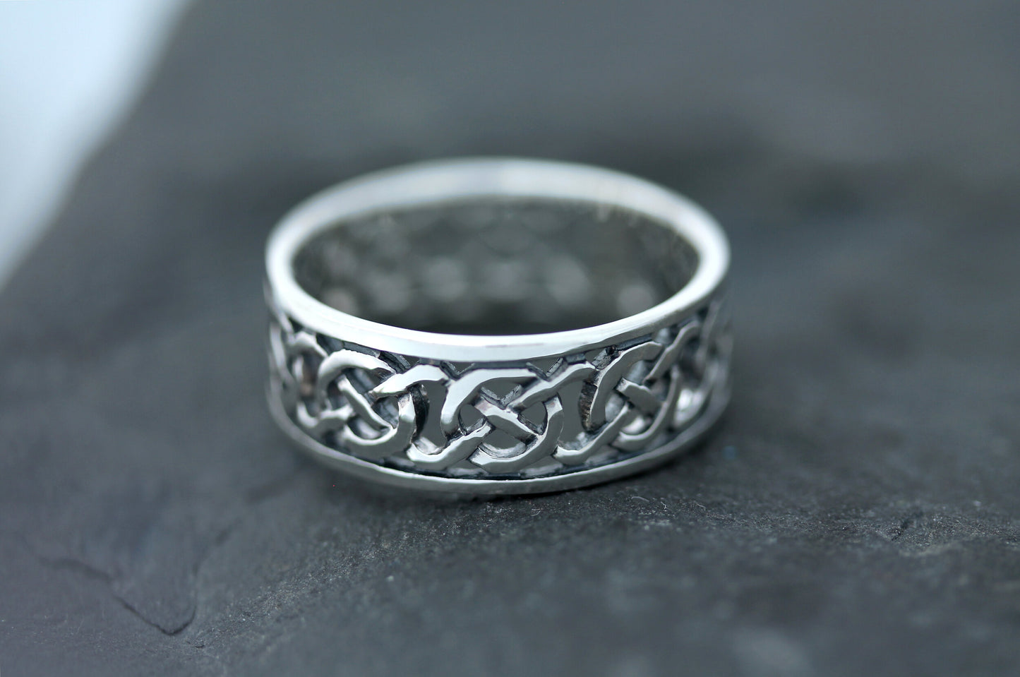 Celtic Knot Ring - Framed Eternal Loop