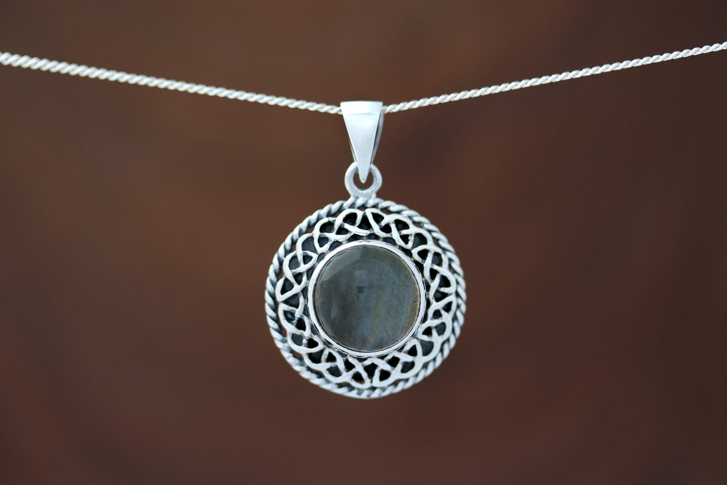 Celtic Stone Pendant - Round Knotted Border with Labradorite
