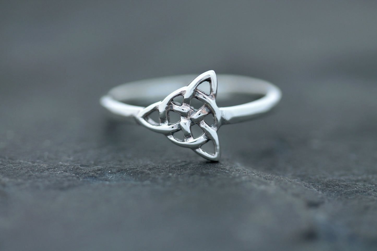Triquetra Ring - Knotted Trinity