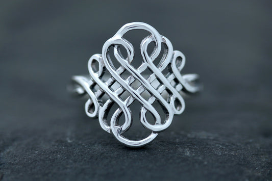 Celtic Knot Ring - Baroque Connection