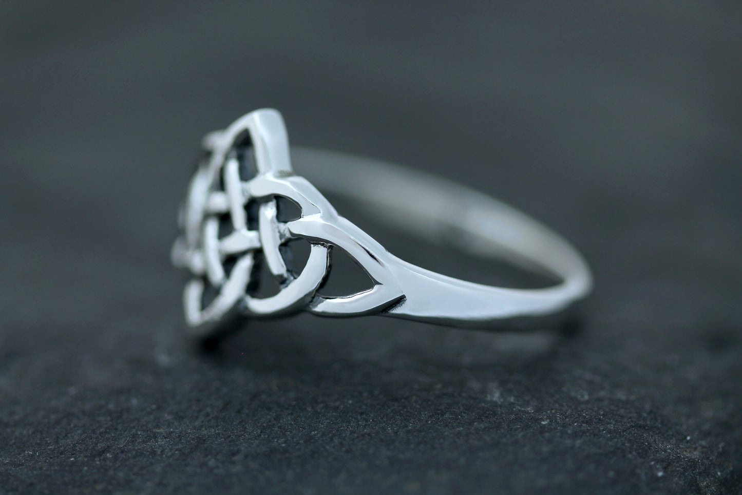 Celtic Knot Ring - Pointy Abundant Knot
