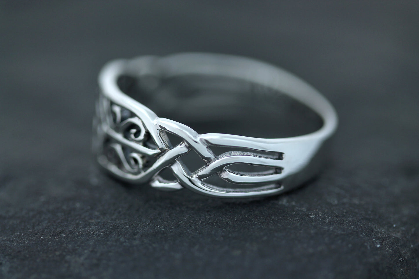 Contemporary Ring - Diamond Swirl Scene