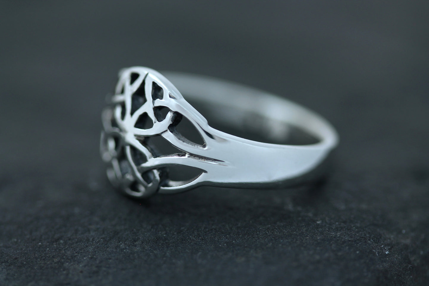 Celtic Knot Ring - Horizontal Four Seasons Knot (Thick)