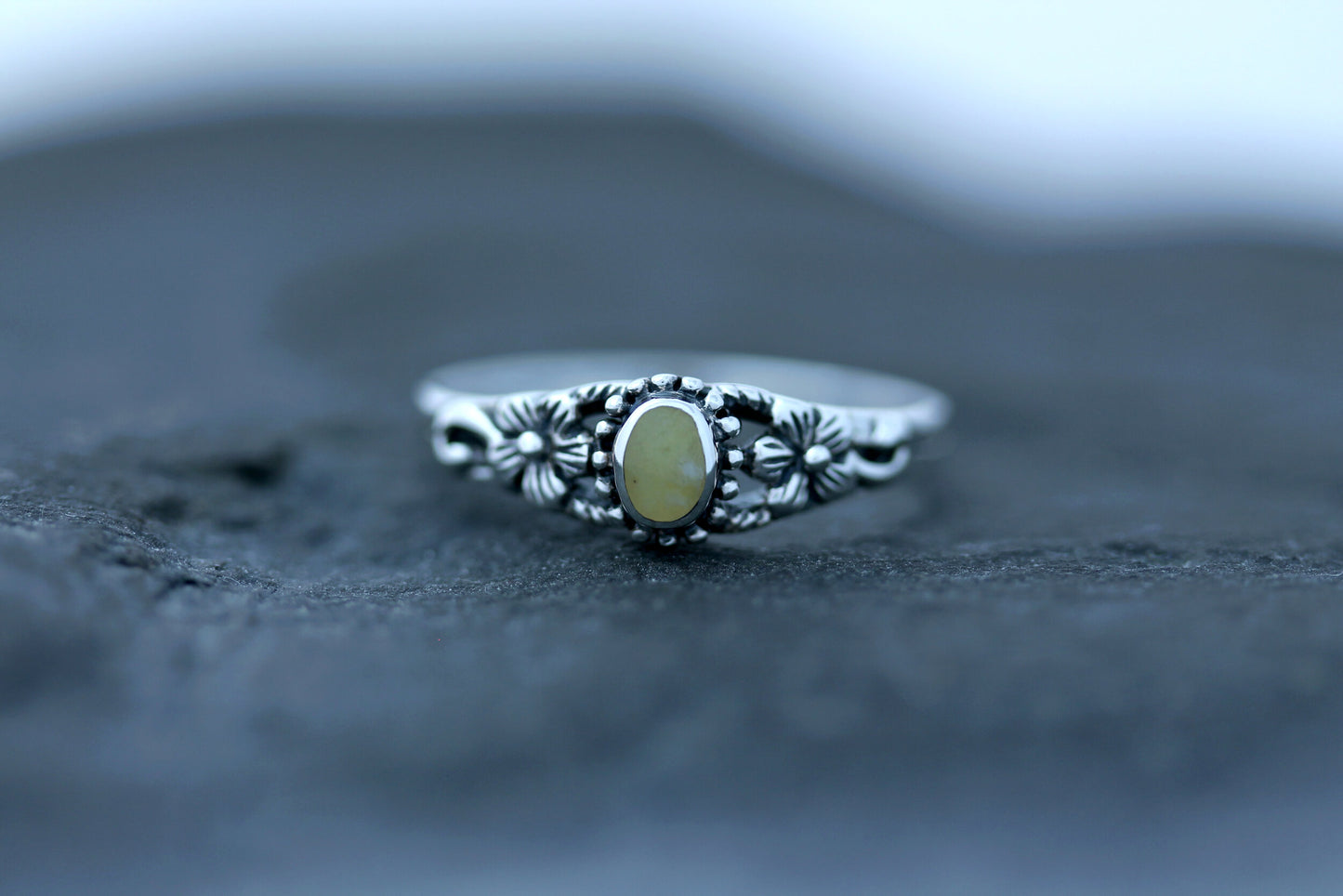 Scottish Marble Ring - Vintage Flower Details