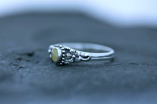 Scottish Marble Ring - Vintage Flower Details