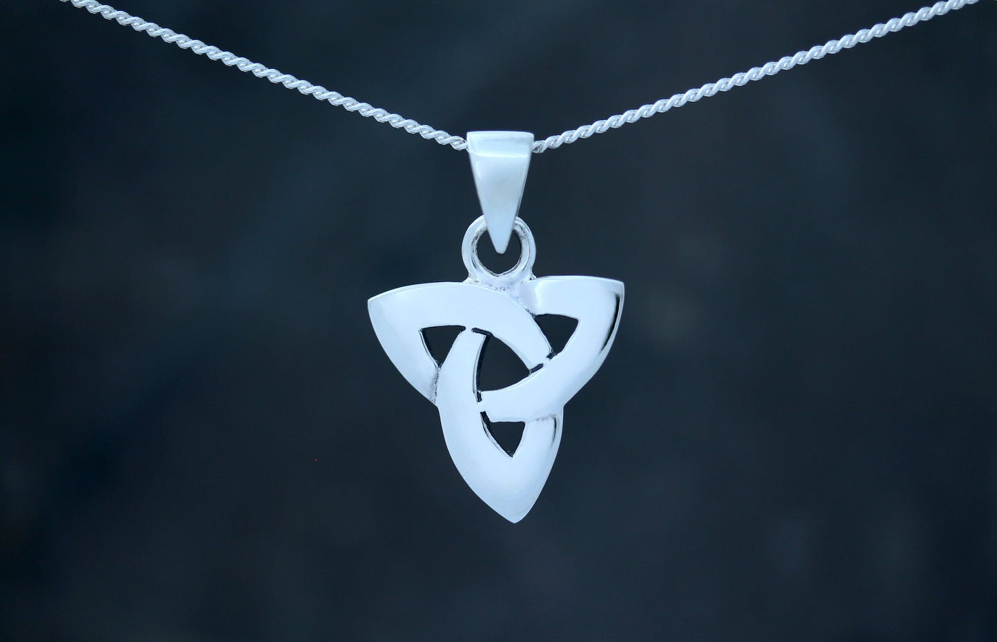 Triquetra Pendant - Wide Arms of Three