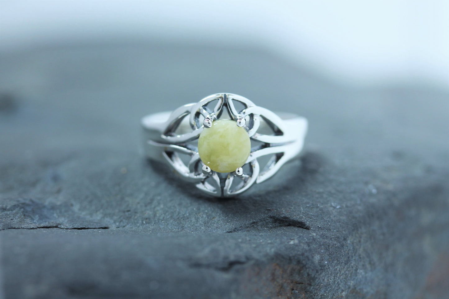 Scottish Marble Ring - Four Seasons Knot